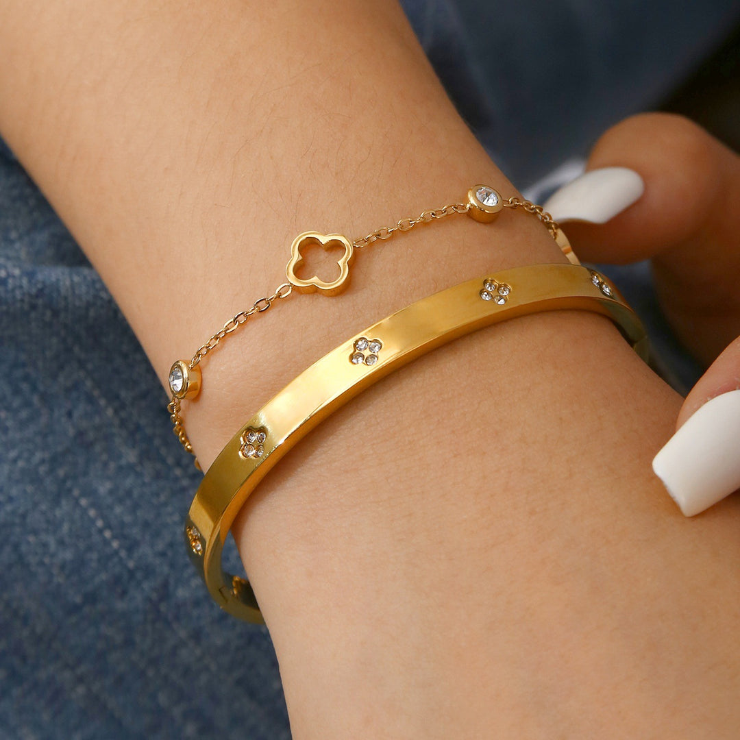 Ayla | 18K Flower Charm Gold Plated Bangle Set